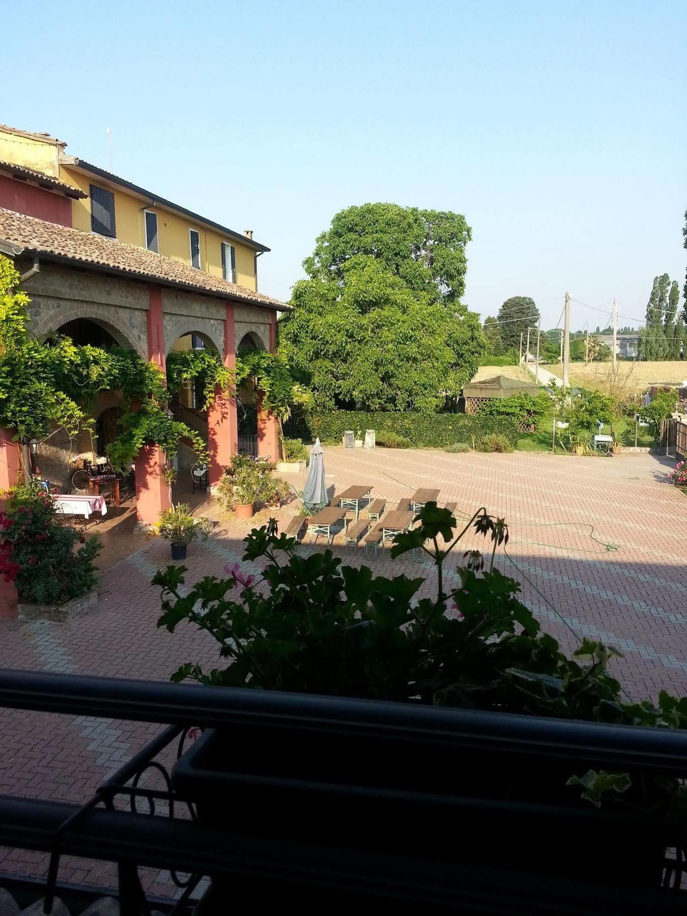Agriturismo La Fattoria Del Boschetto Фонтанеллато Екстер'єр фото
